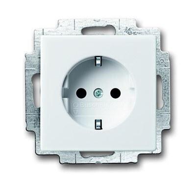 Розетка SCHUKO 16А 250В, с LED подсветкой, future/solo, альпийский белый | 2013-0-5294 | 2CKA002013A5294 | ABB