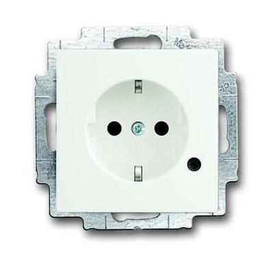 Розетка SCHUKO 16А 250В c шторками, c индикацией LED, Future/Axcent/Carat/Династия, абелый бархат | 2CKA002013A5336 | ABB
